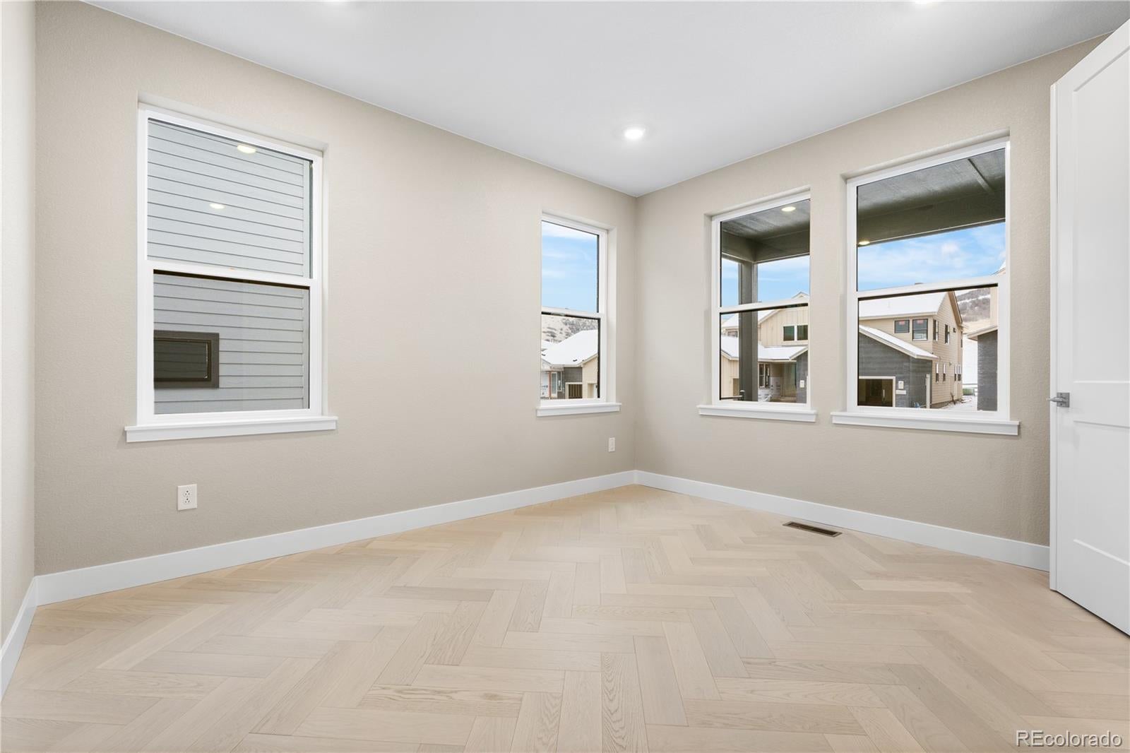 Lone Tree, Colorado, 80134, United States, 6 Bedrooms Bedrooms, ,7 BathroomsBathrooms,Residential,Active,2010172