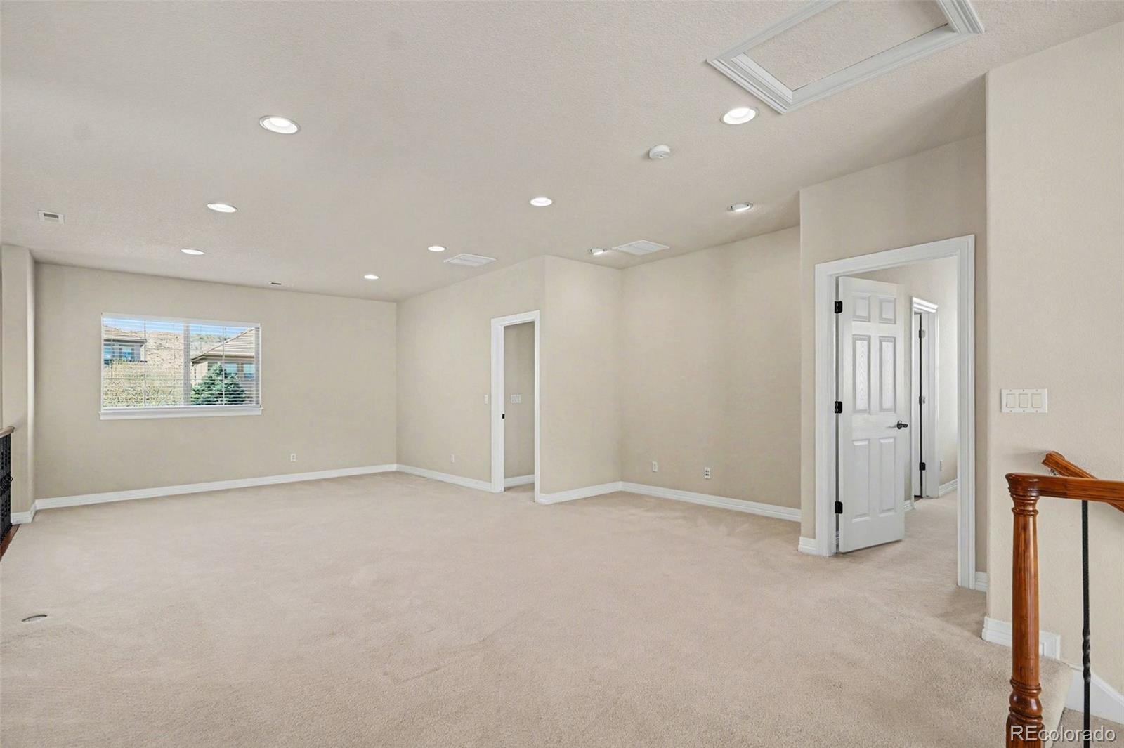 Lone Tree, Colorado, 80124, United States, 3 Bedrooms Bedrooms, ,3 BathroomsBathrooms,Residential,Active,2030582