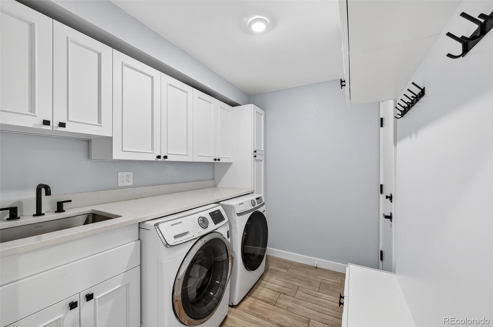 Littleton, Colorado, 80127, United States, 6 Bedrooms Bedrooms, ,4 BathroomsBathrooms,Residential,Active,1945540