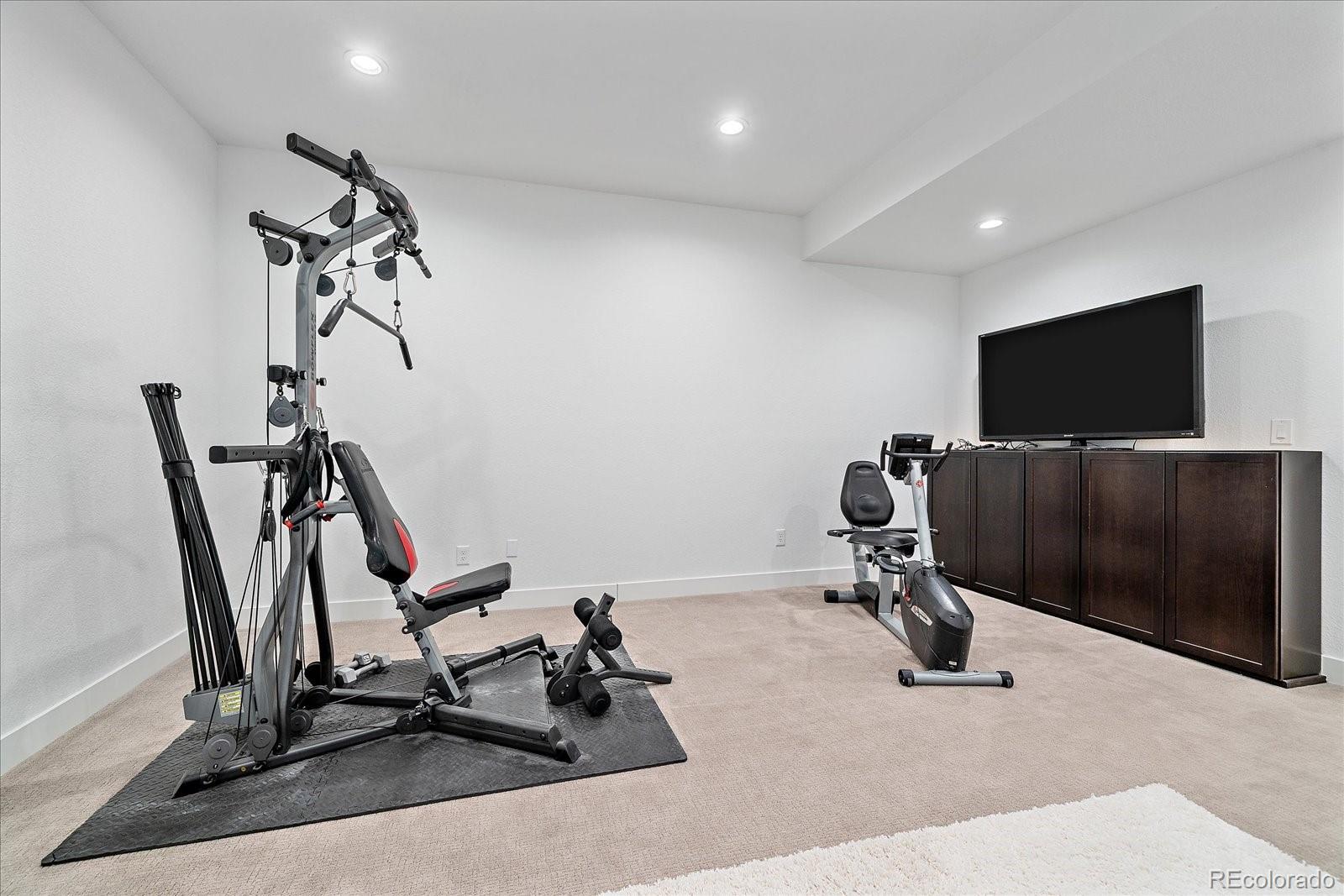 Parker, Colorado, 80138, United States, 4 Bedrooms Bedrooms, ,6 BathroomsBathrooms,Residential,Contingent,2052131