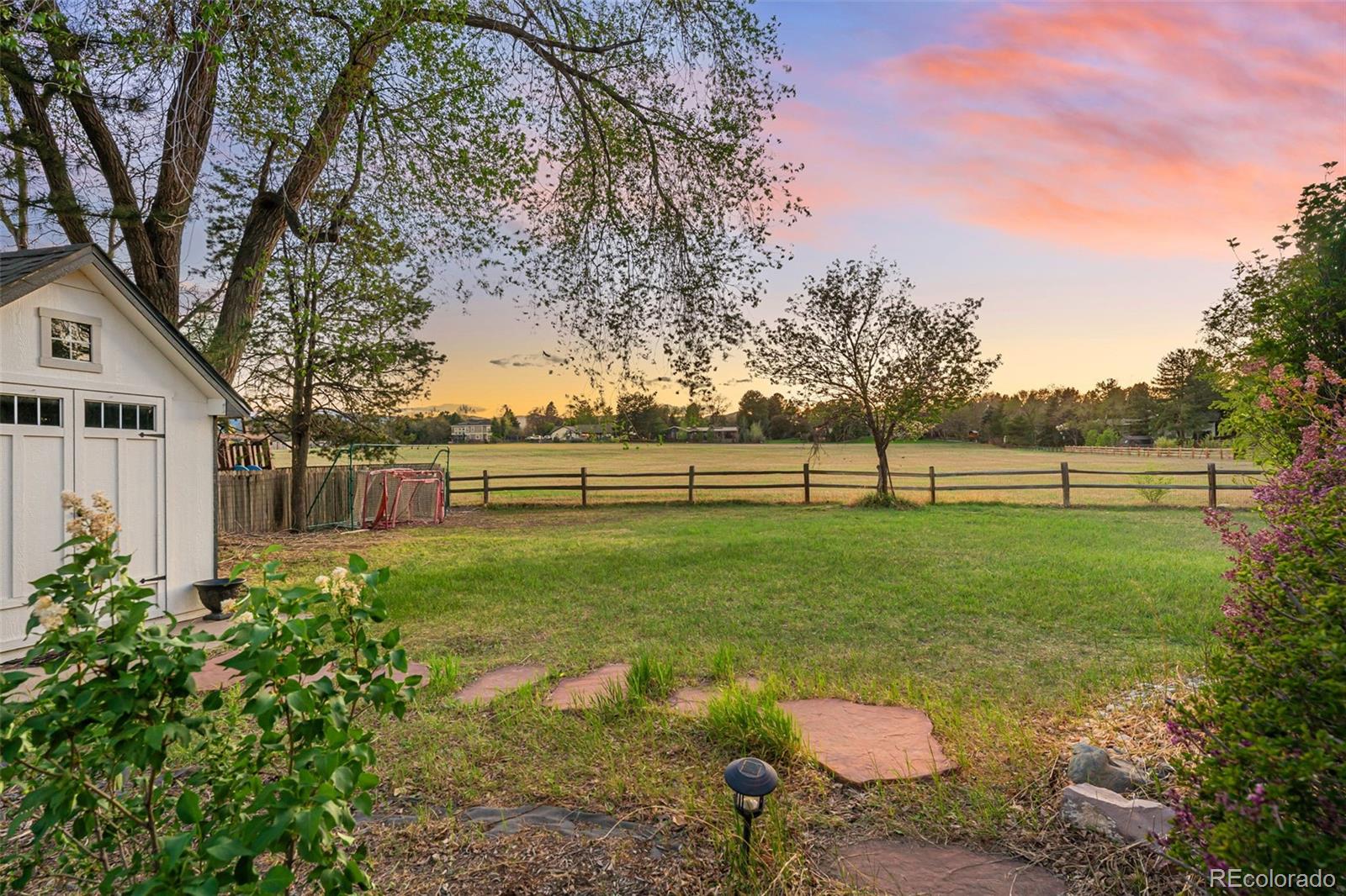 Littleton, Colorado, 80123, United States, 4 Bedrooms Bedrooms, ,3 BathroomsBathrooms,Residential,Active,2045011