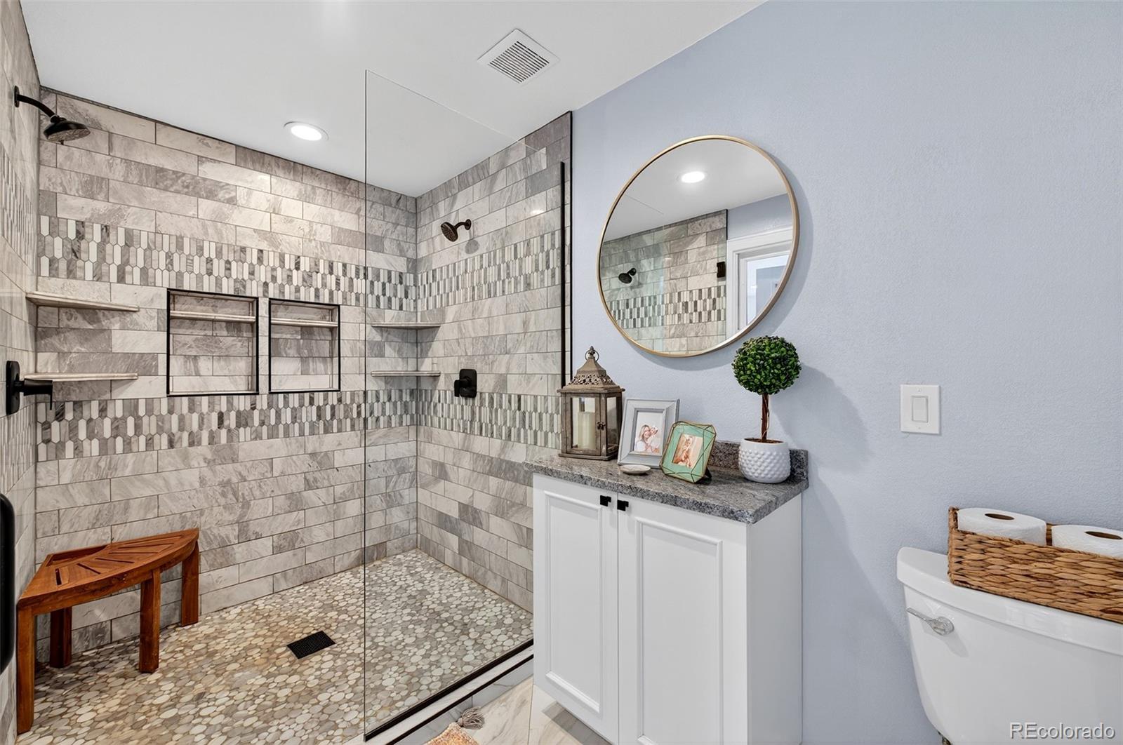 Littleton, Colorado, 80127, United States, 6 Bedrooms Bedrooms, ,4 BathroomsBathrooms,Residential,Active,1945540