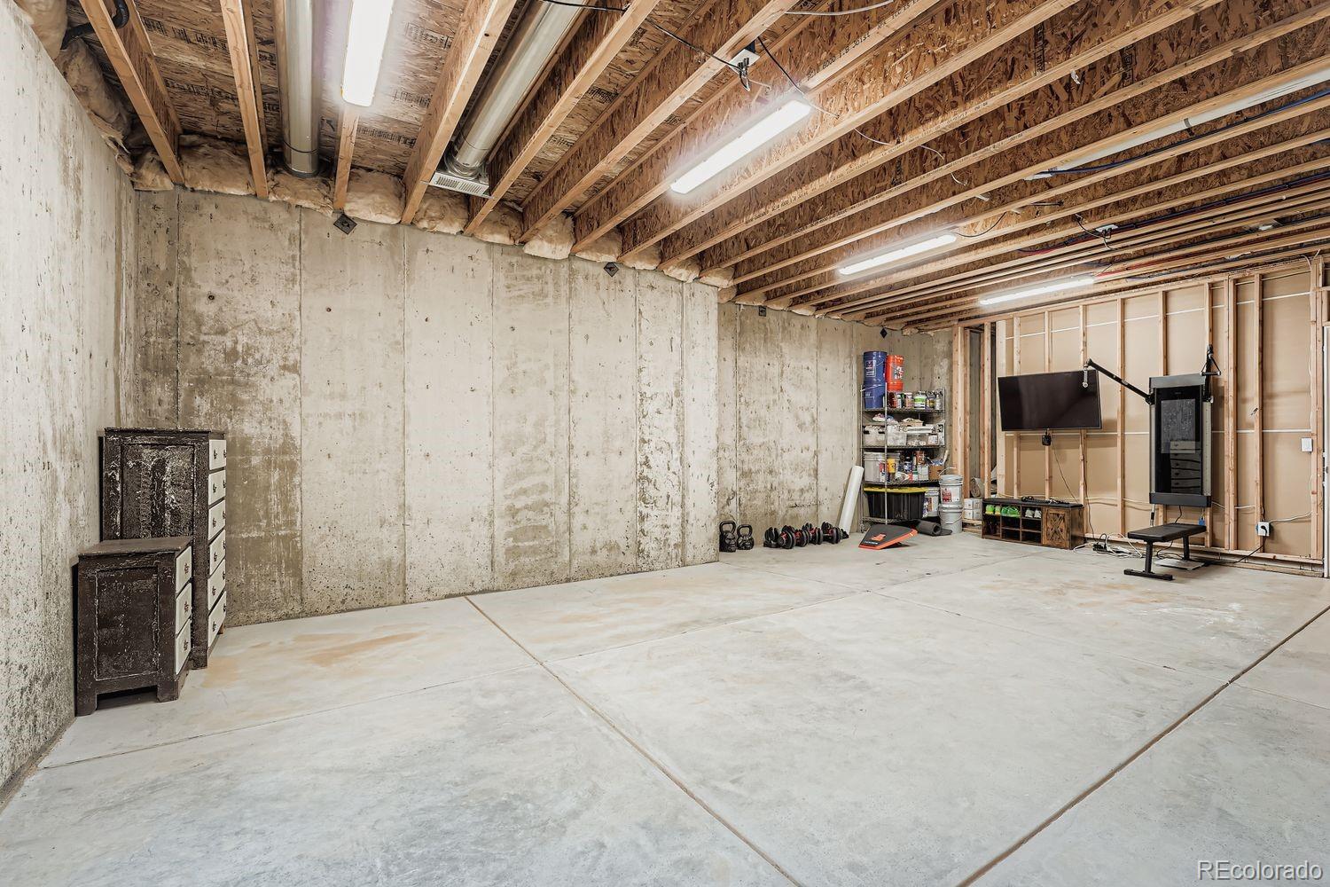 Littleton, Colorado, 80125, United States, 4 Bedrooms Bedrooms, ,5 BathroomsBathrooms,Residential,Active,2008311