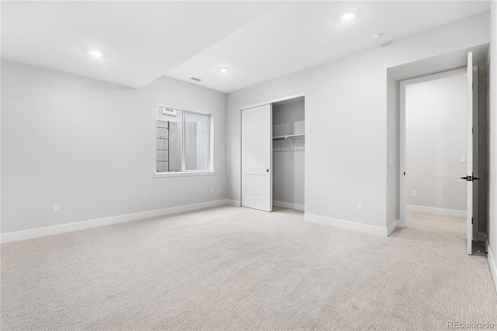 Castle Pines, Colorado, 80108, United States, 4 Bedrooms Bedrooms, ,5 BathroomsBathrooms,Residential,Active,1953011