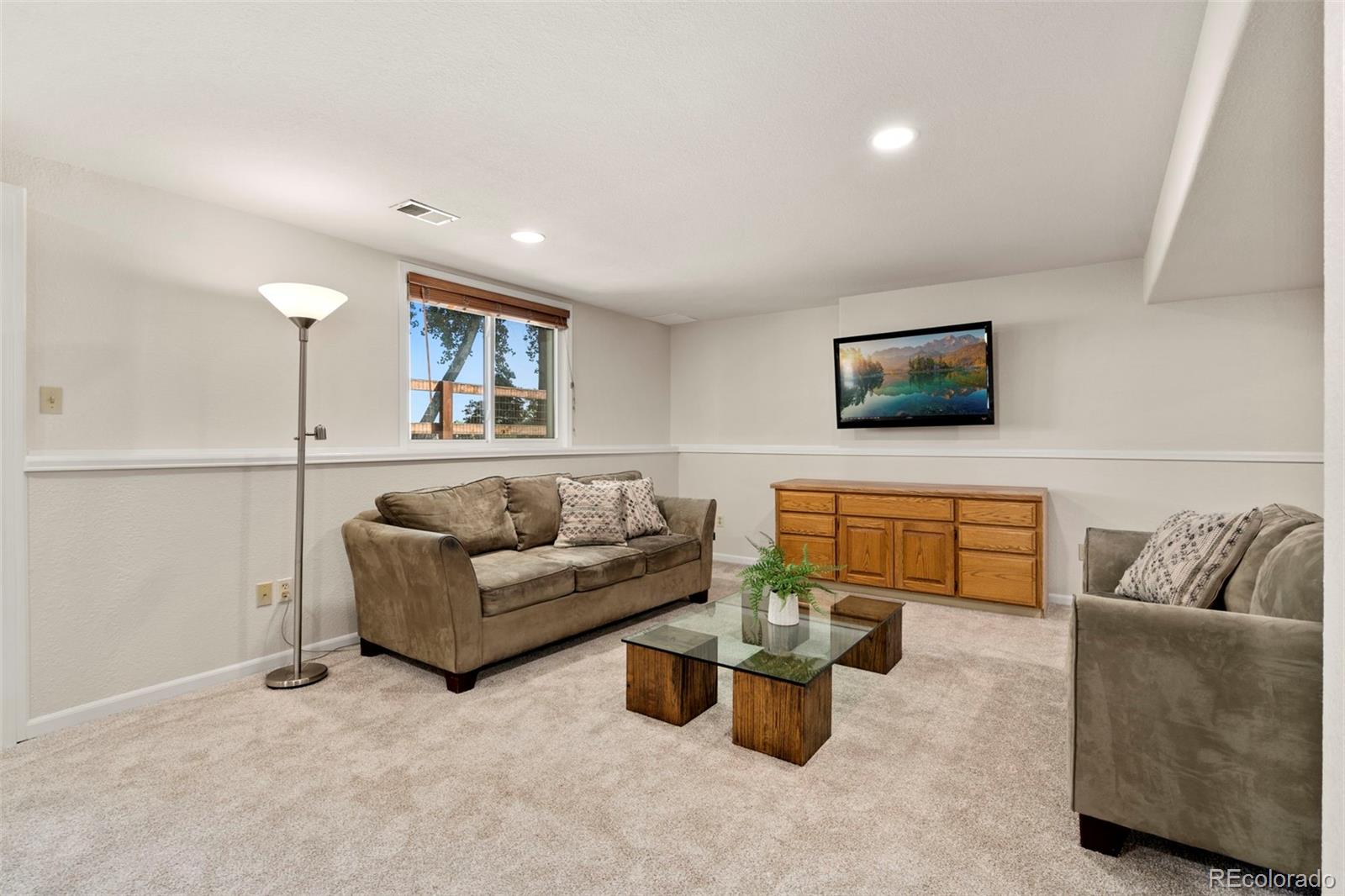 Loveland, Colorado, 80538, United States, 5 Bedrooms Bedrooms, ,3 BathroomsBathrooms,Residential,Active,1971794