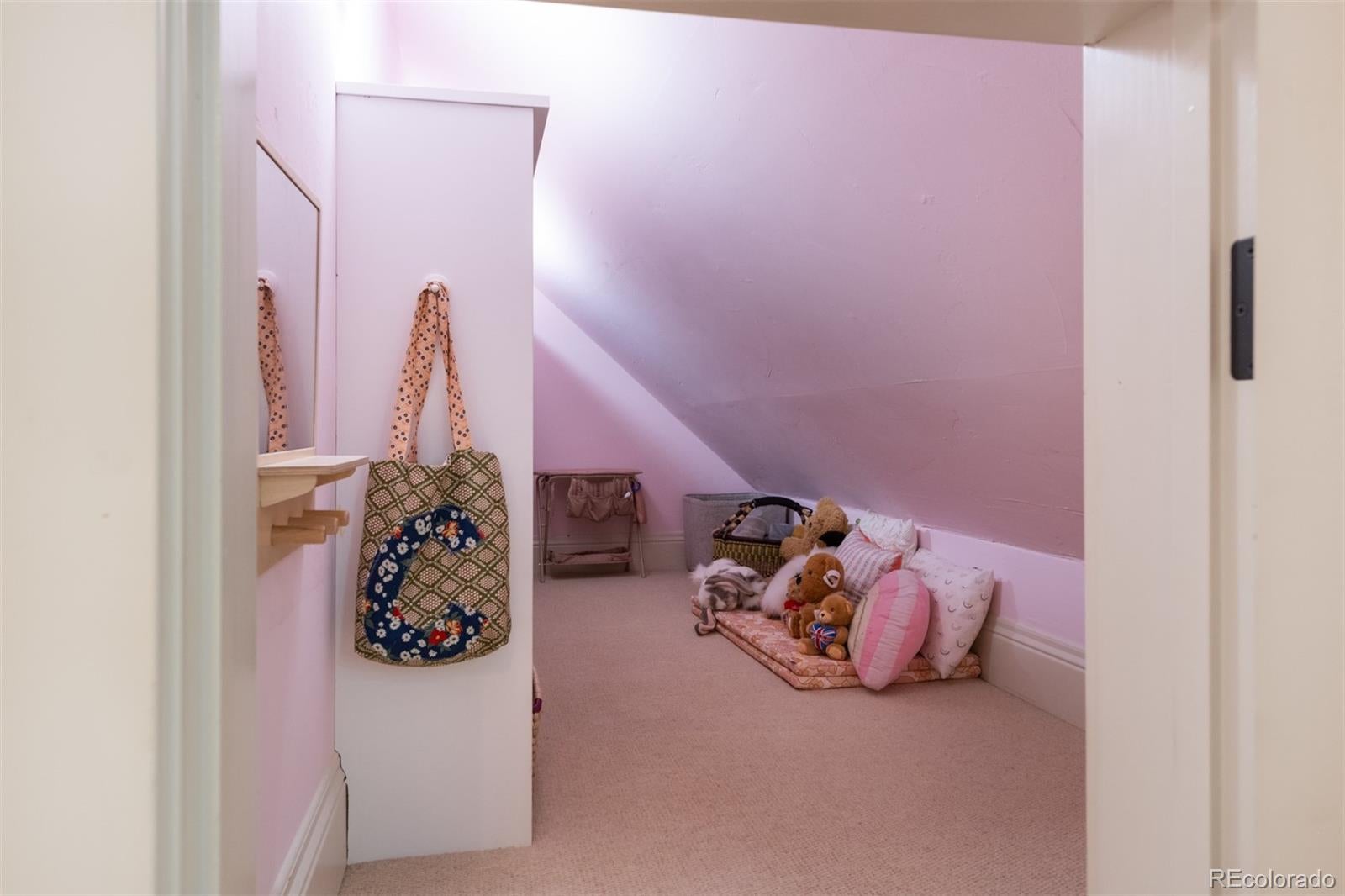 Boulder, Colorado, 80302, United States, 4 Bedrooms Bedrooms, ,5 BathroomsBathrooms,Residential,Active,1953427