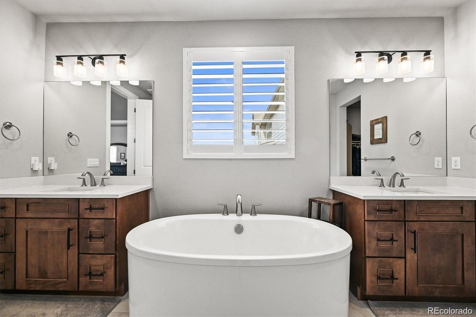 Castle Rock, Colorado, 80104, United States, 7 Bedrooms Bedrooms, ,6 BathroomsBathrooms,Residential,Active,1953382