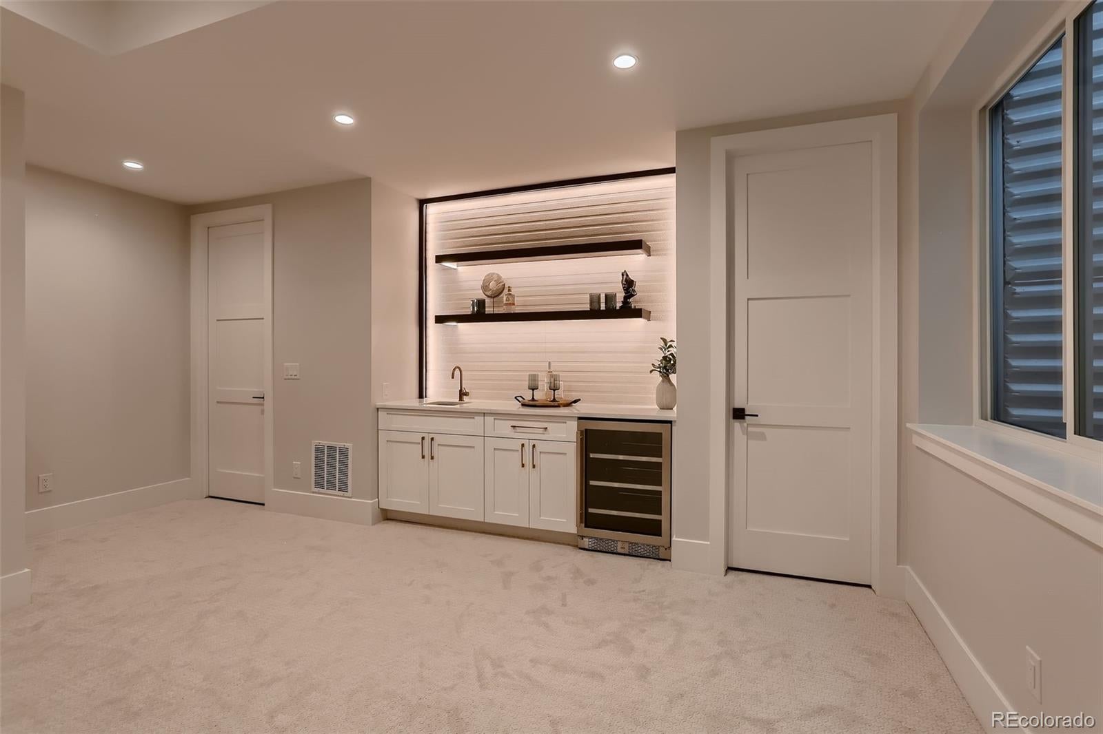 Denver, Colorado, 80206, United States, 4 Bedrooms Bedrooms, ,5 BathroomsBathrooms,Residential,Active,1900194