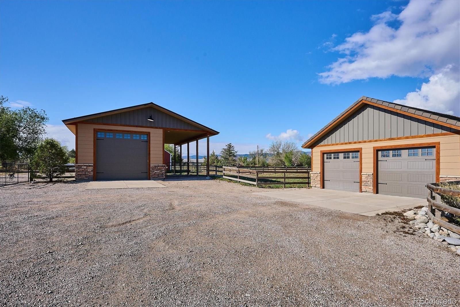 Littleton, Colorado, 80125, United States, 4 Bedrooms Bedrooms, ,5 BathroomsBathrooms,Residential,Active,2008311