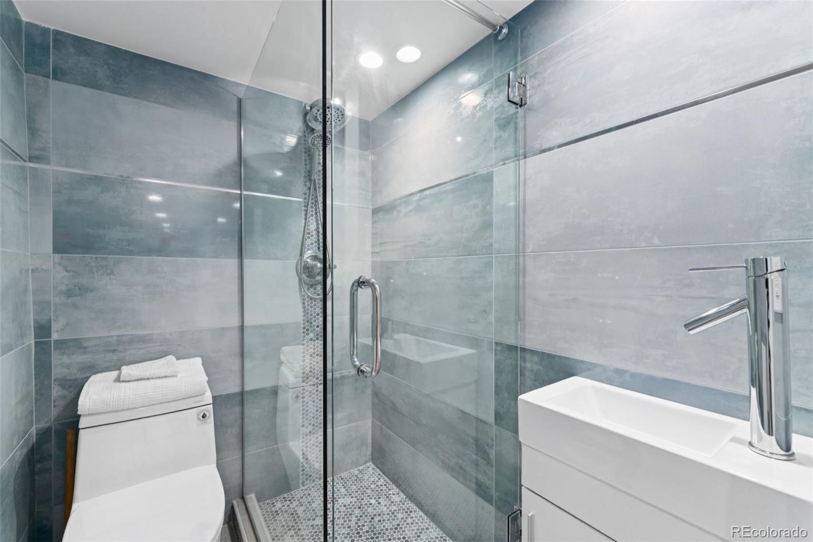 Greenwood Village, Colorado, 80111, United States, 5 Bedrooms Bedrooms, ,5 BathroomsBathrooms,Residential,Active,1907969