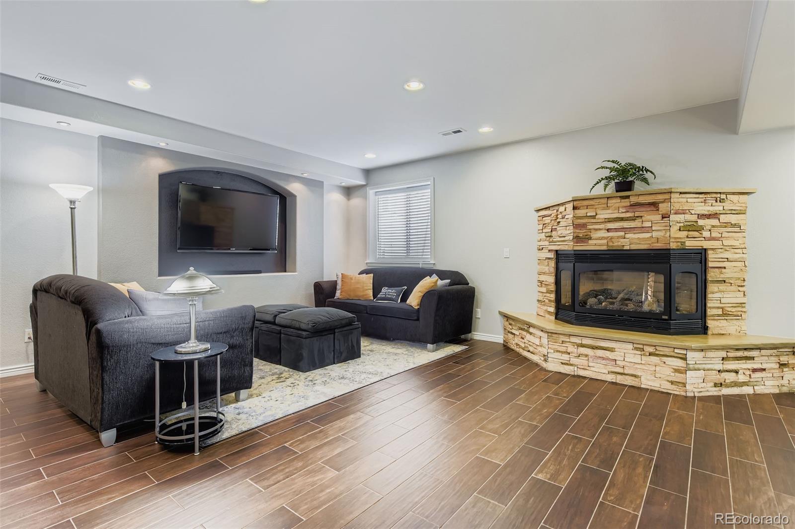 Highlands Ranch, Colorado, 80126, United States, 6 Bedrooms Bedrooms, ,6 BathroomsBathrooms,Residential,Active,1905068