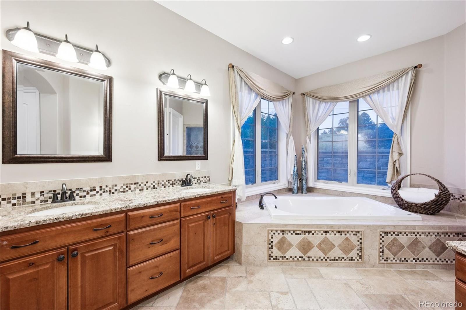 Parker, Colorado, 80138, United States, 5 Bedrooms Bedrooms, ,5 BathroomsBathrooms,Residential,Active,1945314