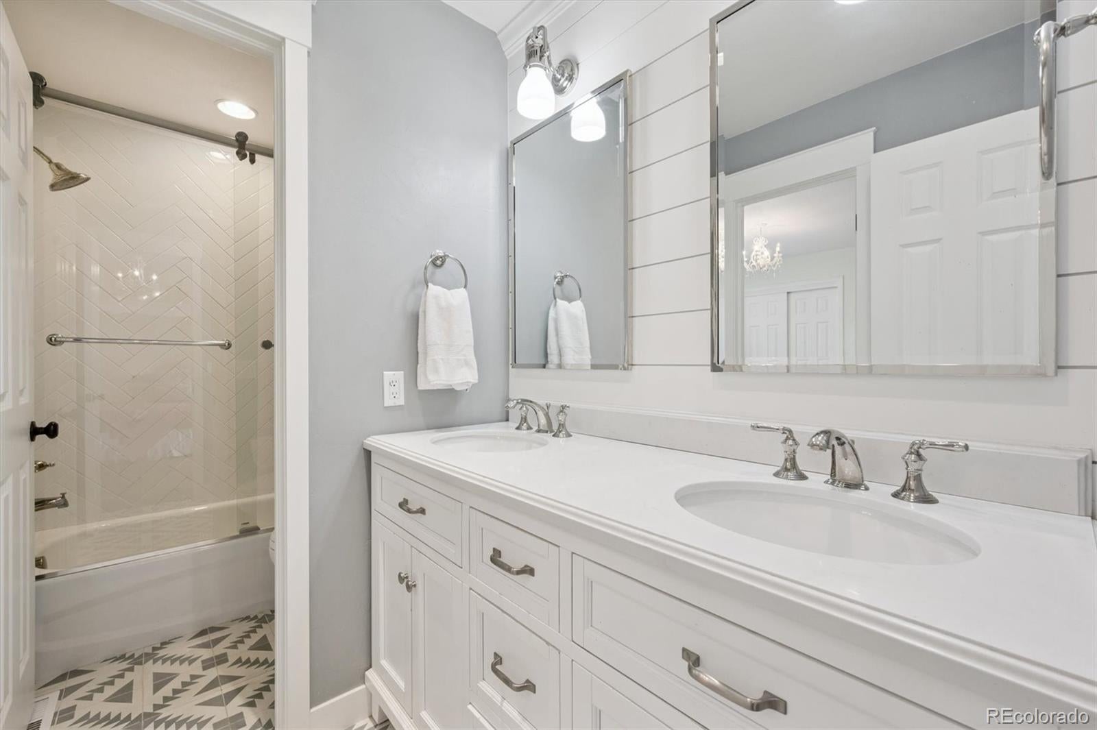 Highlands Ranch, Colorado, 80126, United States, 5 Bedrooms Bedrooms, ,5 BathroomsBathrooms,Residential,Active,1929668