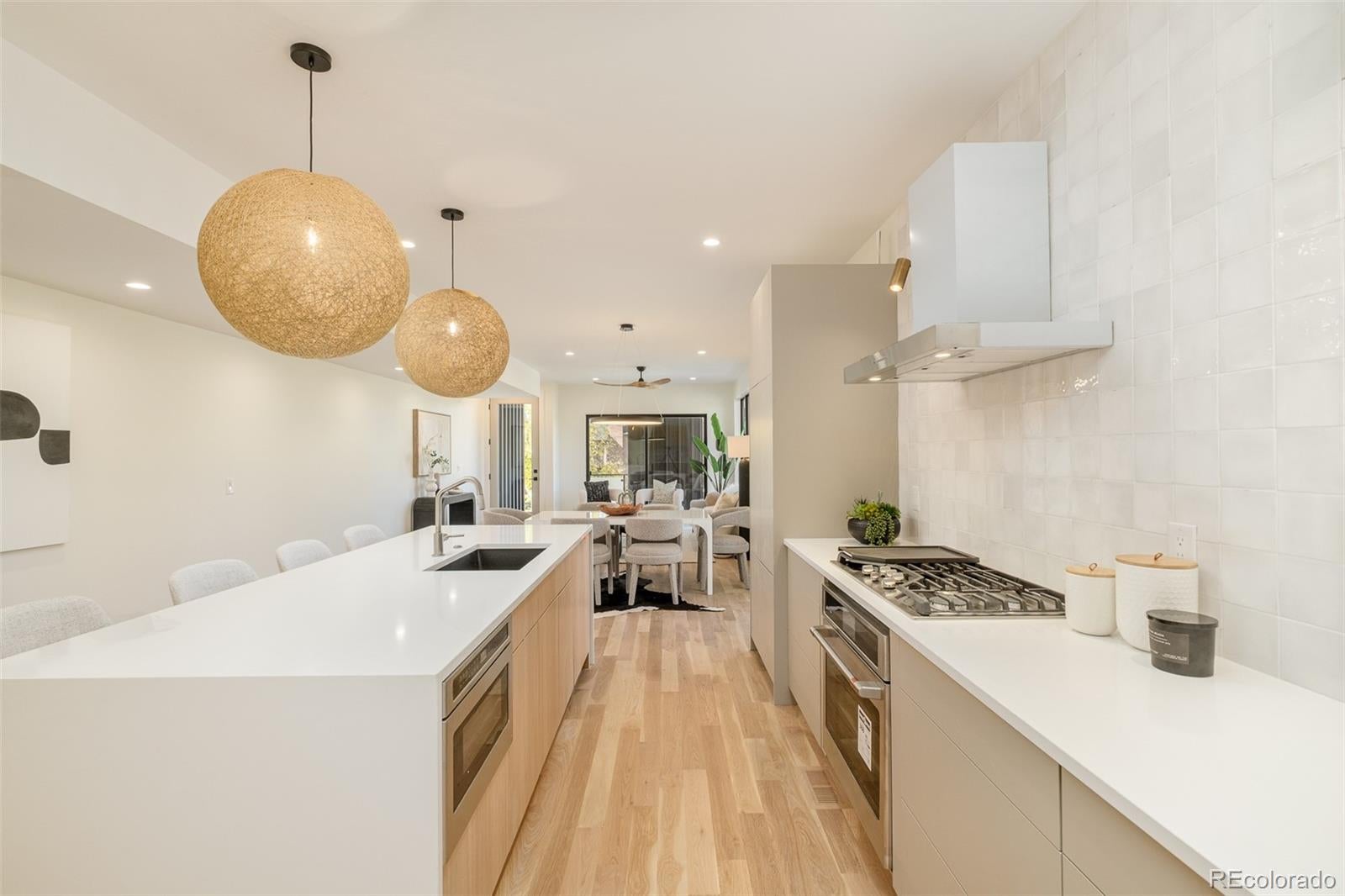 Denver, Colorado, 80206, United States, 3 Bedrooms Bedrooms, ,4 BathroomsBathrooms,Residential,Active,1987227