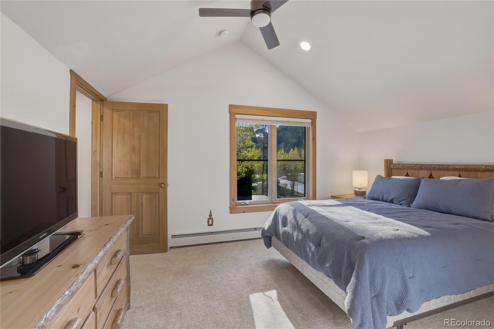 Dillon, Colorado, 80435, United States, 2 Bedrooms Bedrooms, ,3 BathroomsBathrooms,Residential,Active,2051972