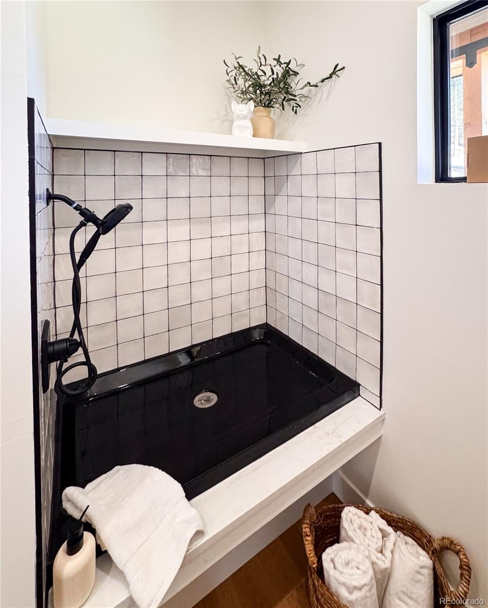 Evergreen, Colorado, 80439, United States, 5 Bedrooms Bedrooms, ,6 BathroomsBathrooms,Residential,Active,2008684