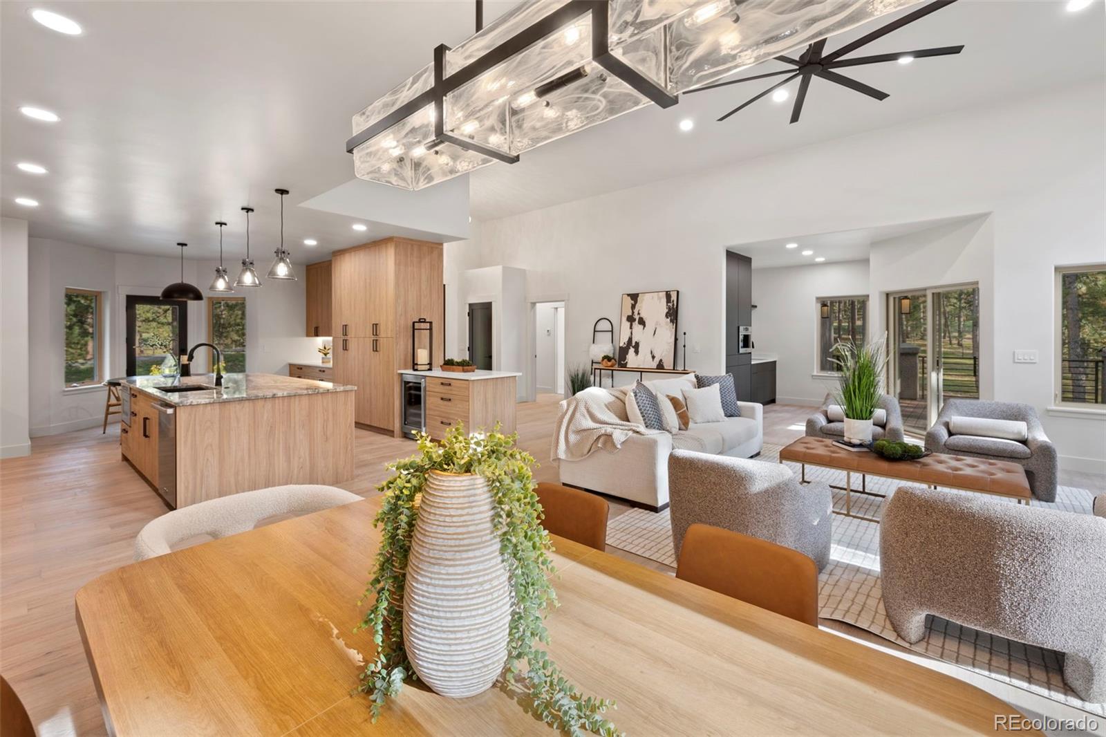 Colorado Springs, Colorado, 80908, United States, 4 Bedrooms Bedrooms, ,5 BathroomsBathrooms,Residential,Active,1999177