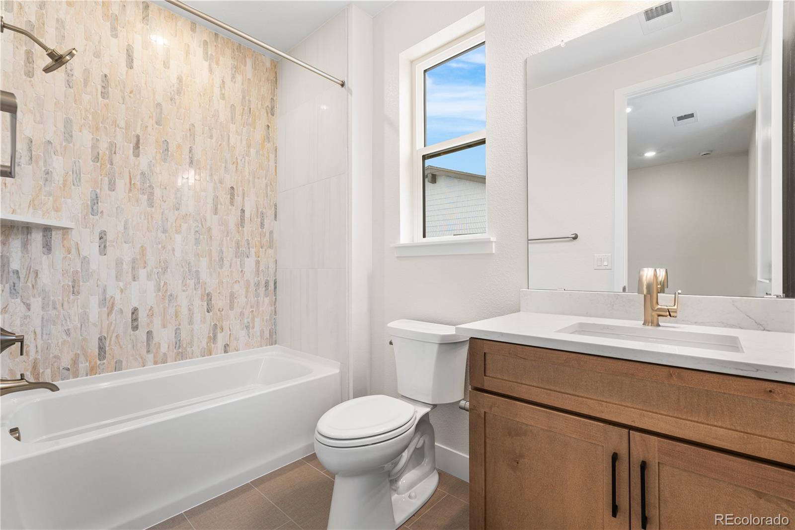 Lone Tree, Colorado, 80134, United States, 6 Bedrooms Bedrooms, ,6 BathroomsBathrooms,Residential,Active,2010173