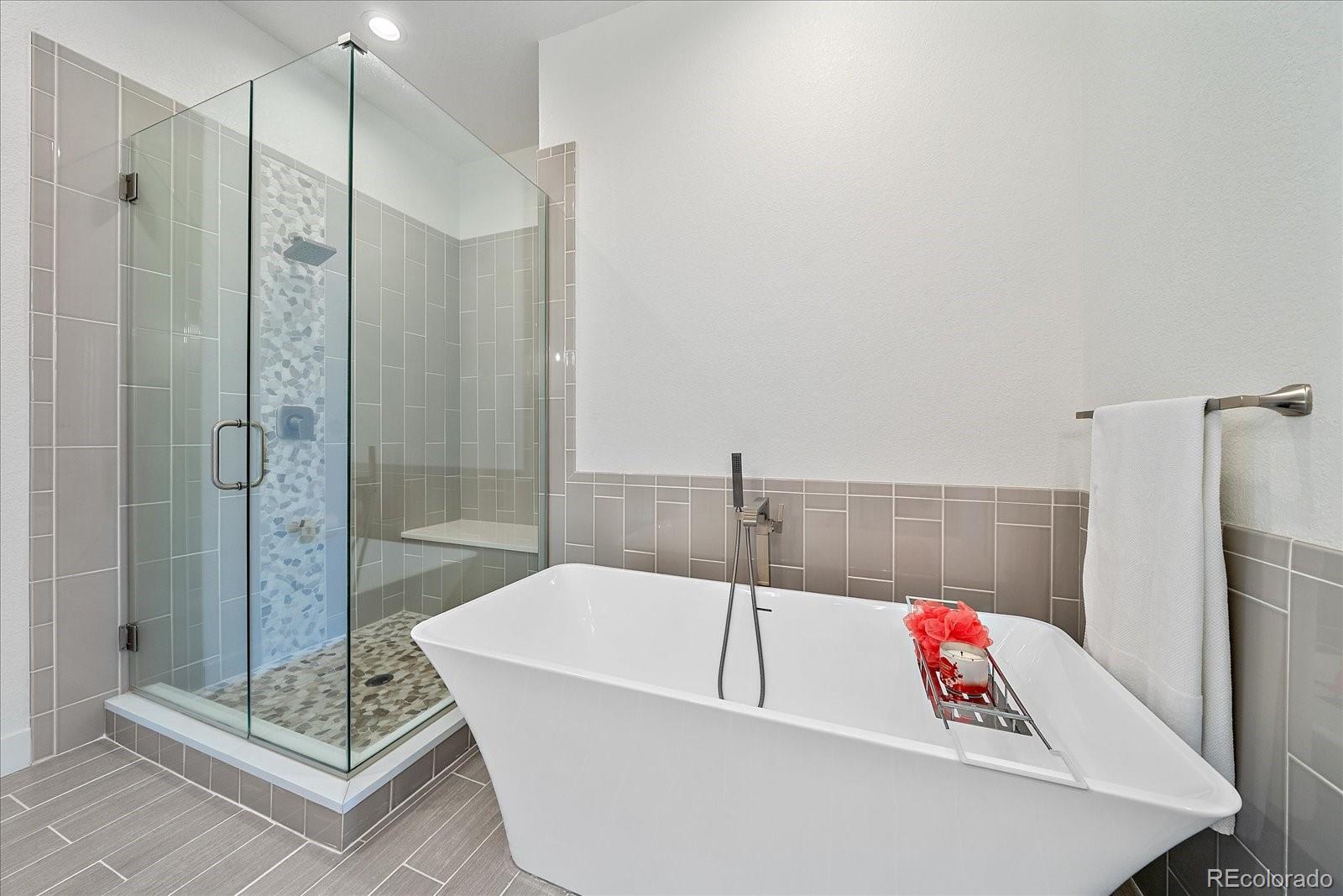 Parker, Colorado, 80138, United States, 4 Bedrooms Bedrooms, ,6 BathroomsBathrooms,Residential,Contingent,2052131