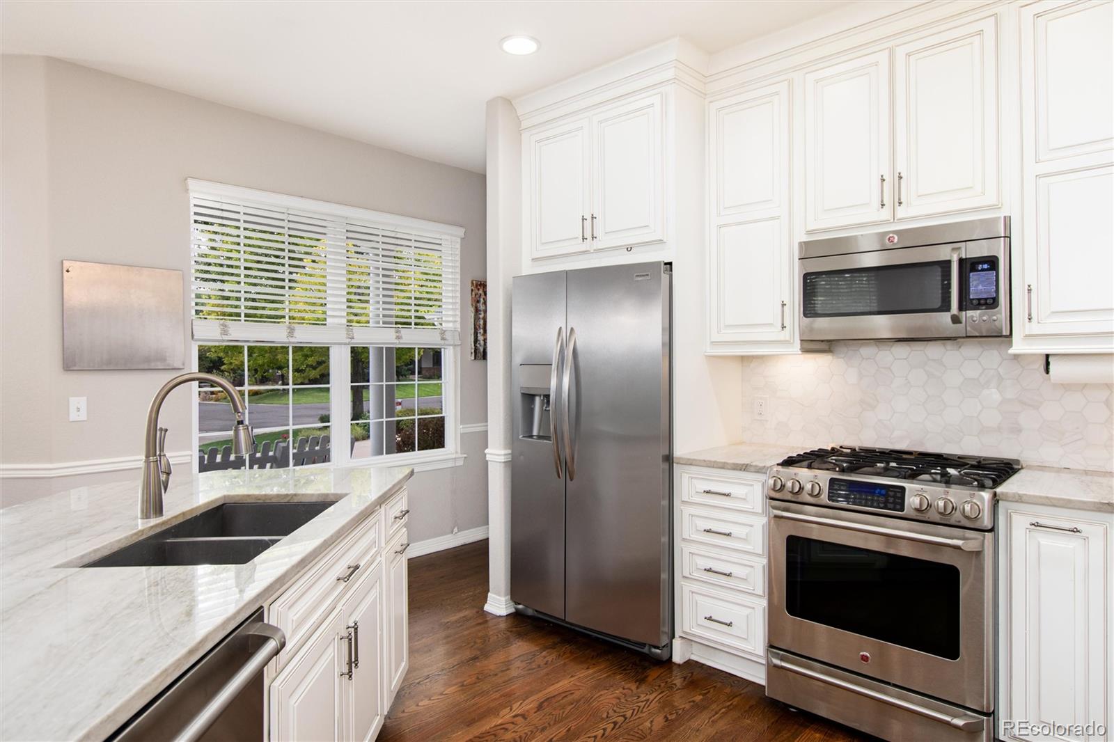 Littleton, Colorado, 80123, United States, 4 Bedrooms Bedrooms, ,4 BathroomsBathrooms,Residential,Active,1936610