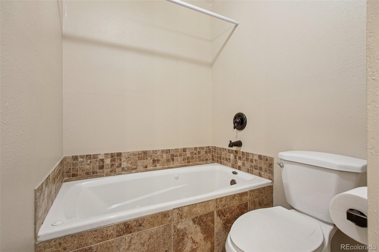 Silverthorne, Colorado, 80498, United States, 3 Bedrooms Bedrooms, ,2 BathroomsBathrooms,Residential,Active,1992542