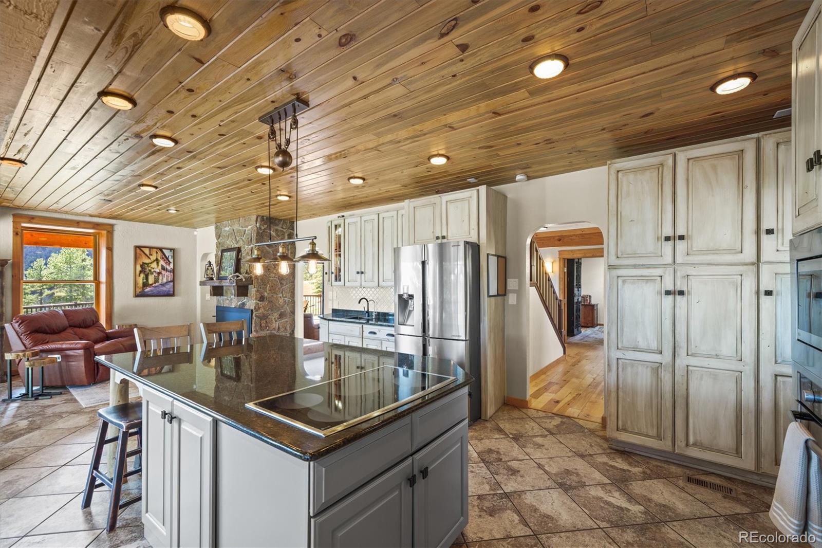 Lyons, Colorado, 80540, United States, 4 Bedrooms Bedrooms, ,4 BathroomsBathrooms,Residential,Active,2000204