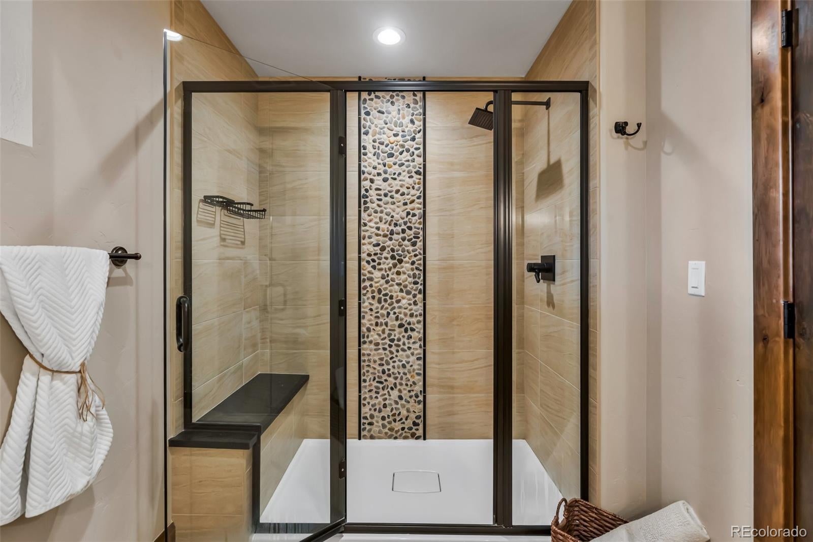 Elizabeth, Colorado, 80107, United States, 4 Bedrooms Bedrooms, ,6 BathroomsBathrooms,Residential,Contingent,2007099