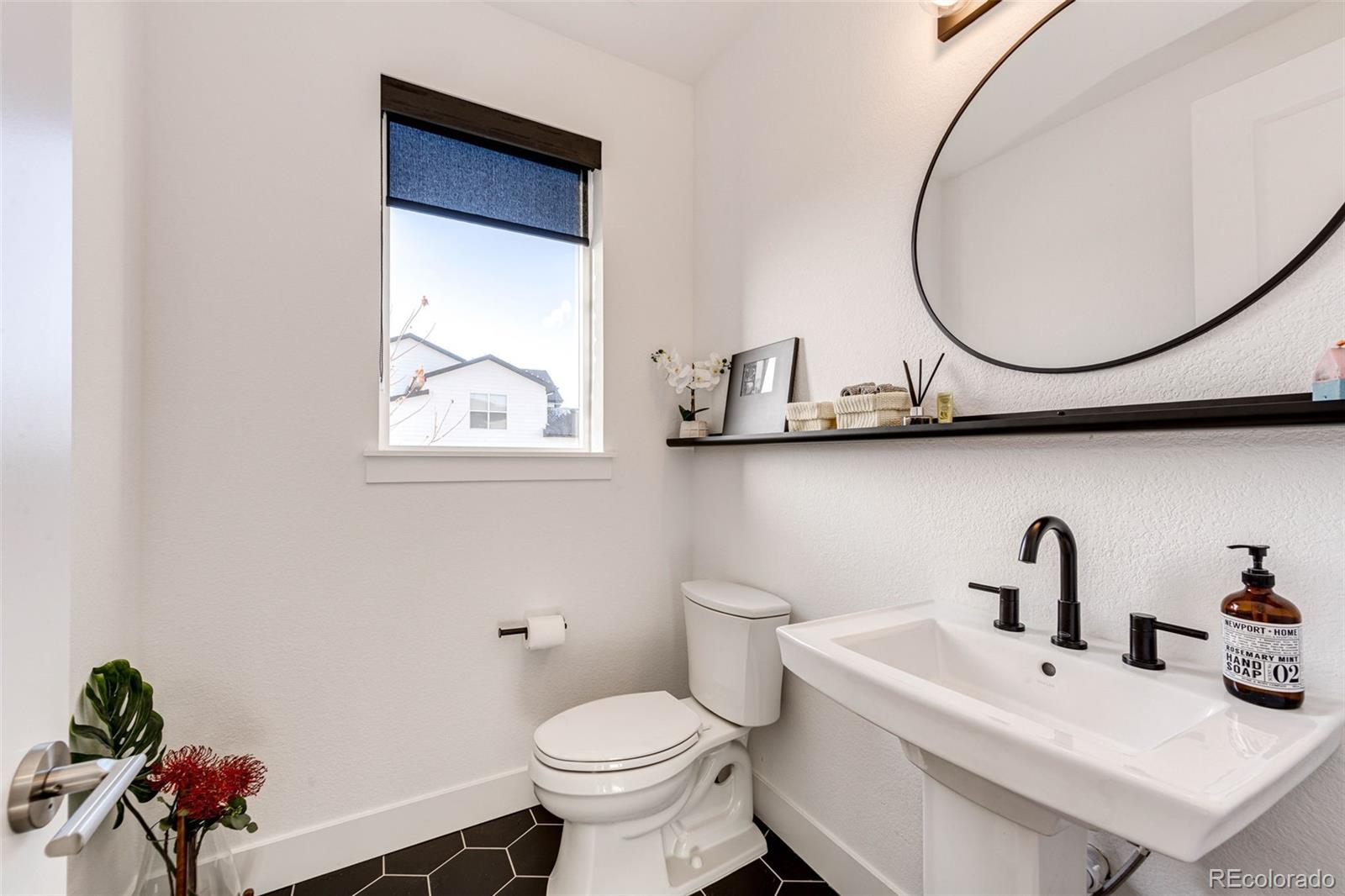 Castle Rock, Colorado, 80104, United States, 4 Bedrooms Bedrooms, ,4 BathroomsBathrooms,Residential,Active,2001365