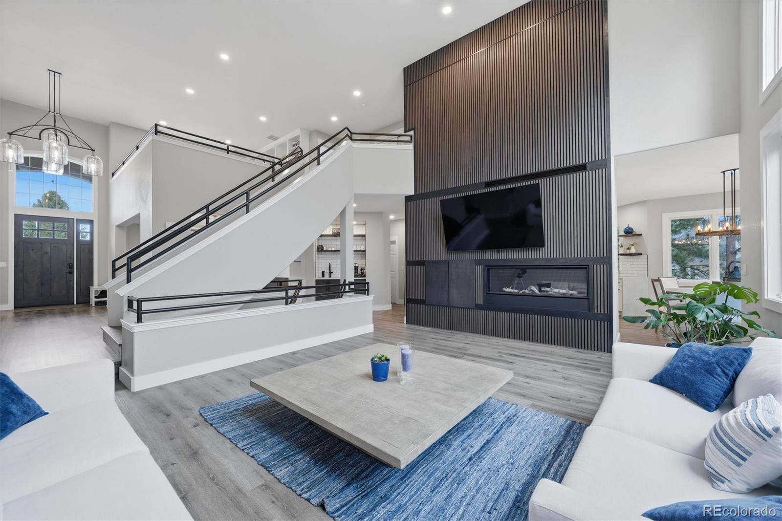 Littleton, Colorado, 80123, United States, 5 Bedrooms Bedrooms, ,6 BathroomsBathrooms,Residential,Active,2012465