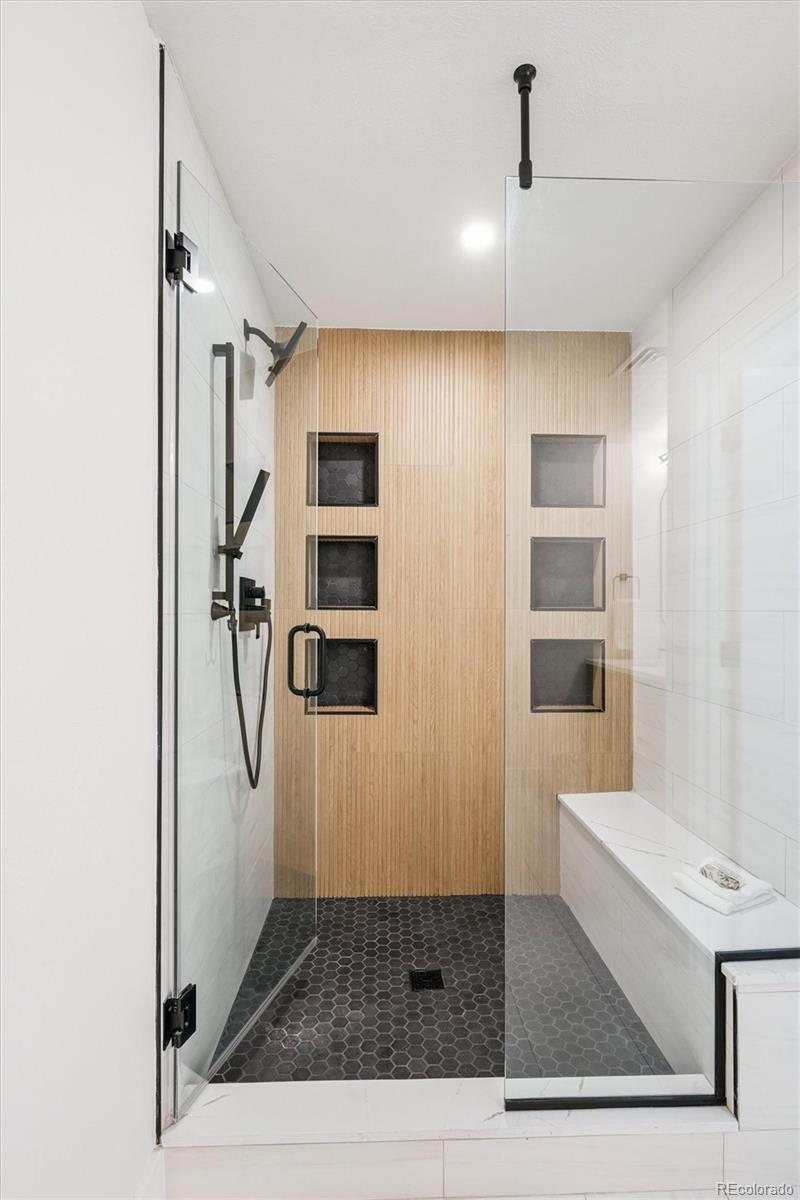 Denver, Colorado, 80237, United States, 5 Bedrooms Bedrooms, ,4 BathroomsBathrooms,Residential,Active,2008256