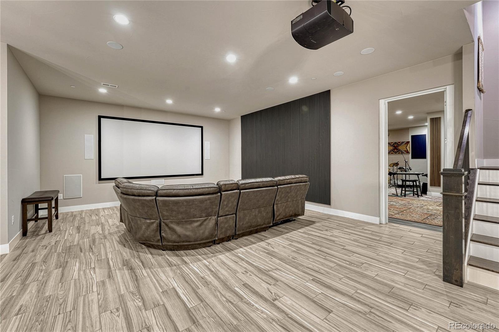 Castle Rock, Colorado, 80109, United States, 5 Bedrooms Bedrooms, ,6 BathroomsBathrooms,Residential,Active,1986908
