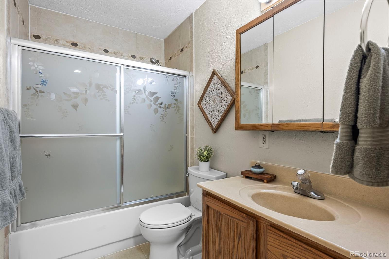 Boulder, Colorado, 80303, United States, 4 Bedrooms Bedrooms, ,3 BathroomsBathrooms,Residential,Active,1953379