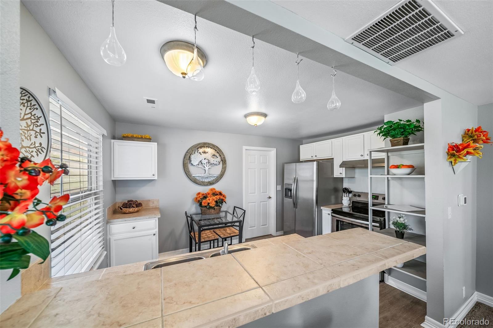 Larkspur, Colorado, 80118, United States, 4 Bedrooms Bedrooms, ,3 BathroomsBathrooms,Residential,Active,2007969