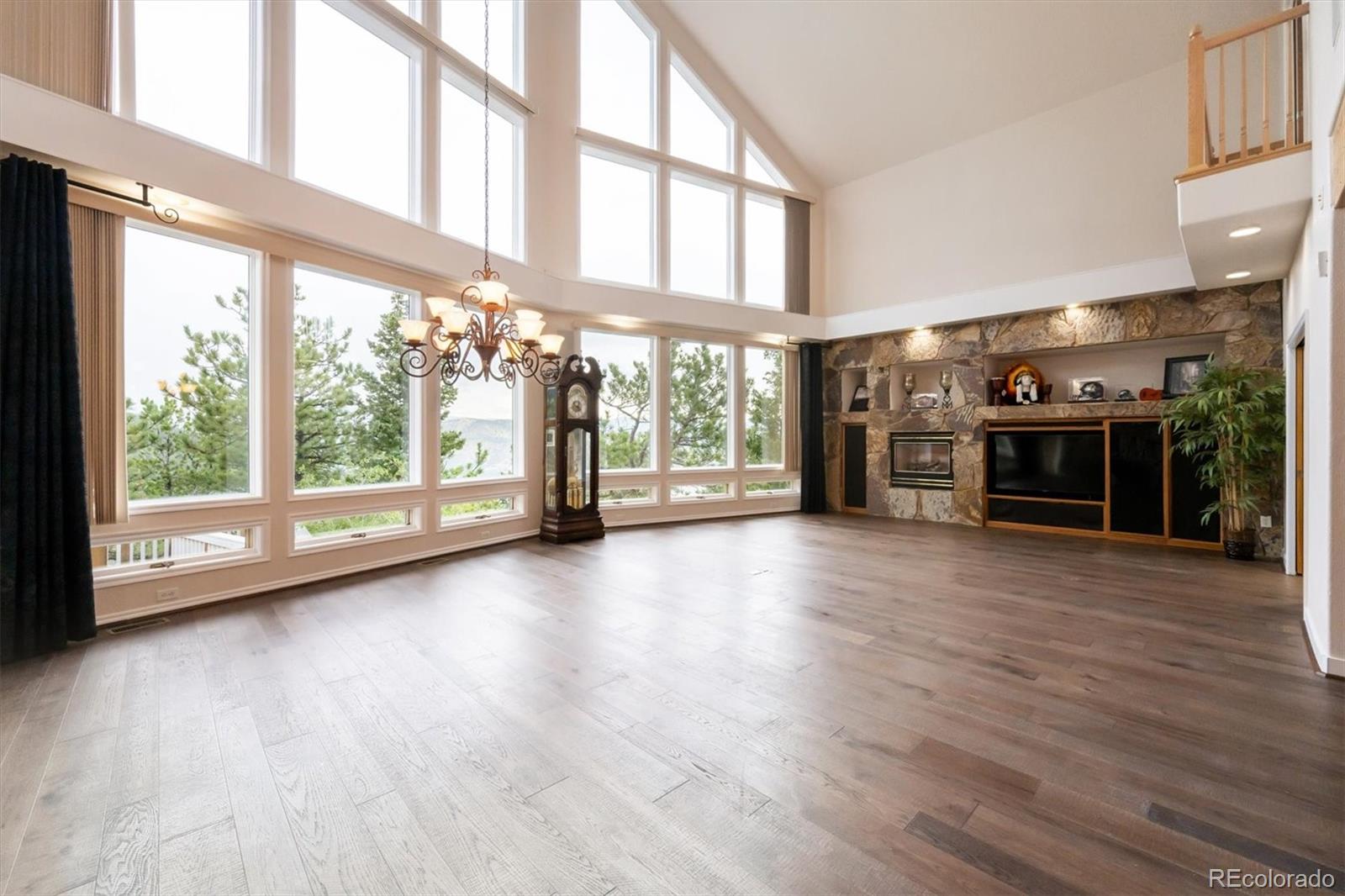Evergreen, Colorado, 80439, United States, 4 Bedrooms Bedrooms, ,5 BathroomsBathrooms,Residential,Active,1899904