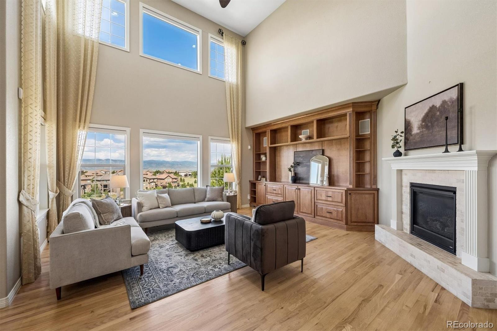 Spectacular, unobstructed panoramic mountain views from all three leve – image 17