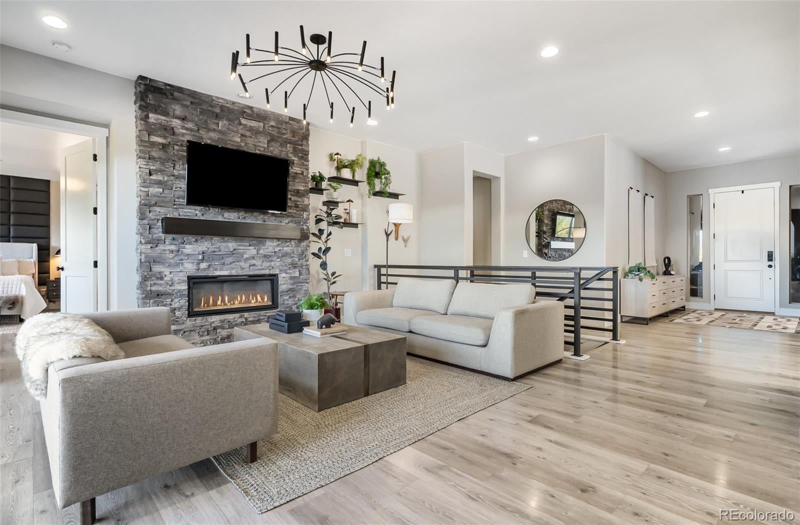 Monument, Colorado, 80132, United States, 5 Bedrooms Bedrooms, ,4 BathroomsBathrooms,Residential,Contingent,1992315