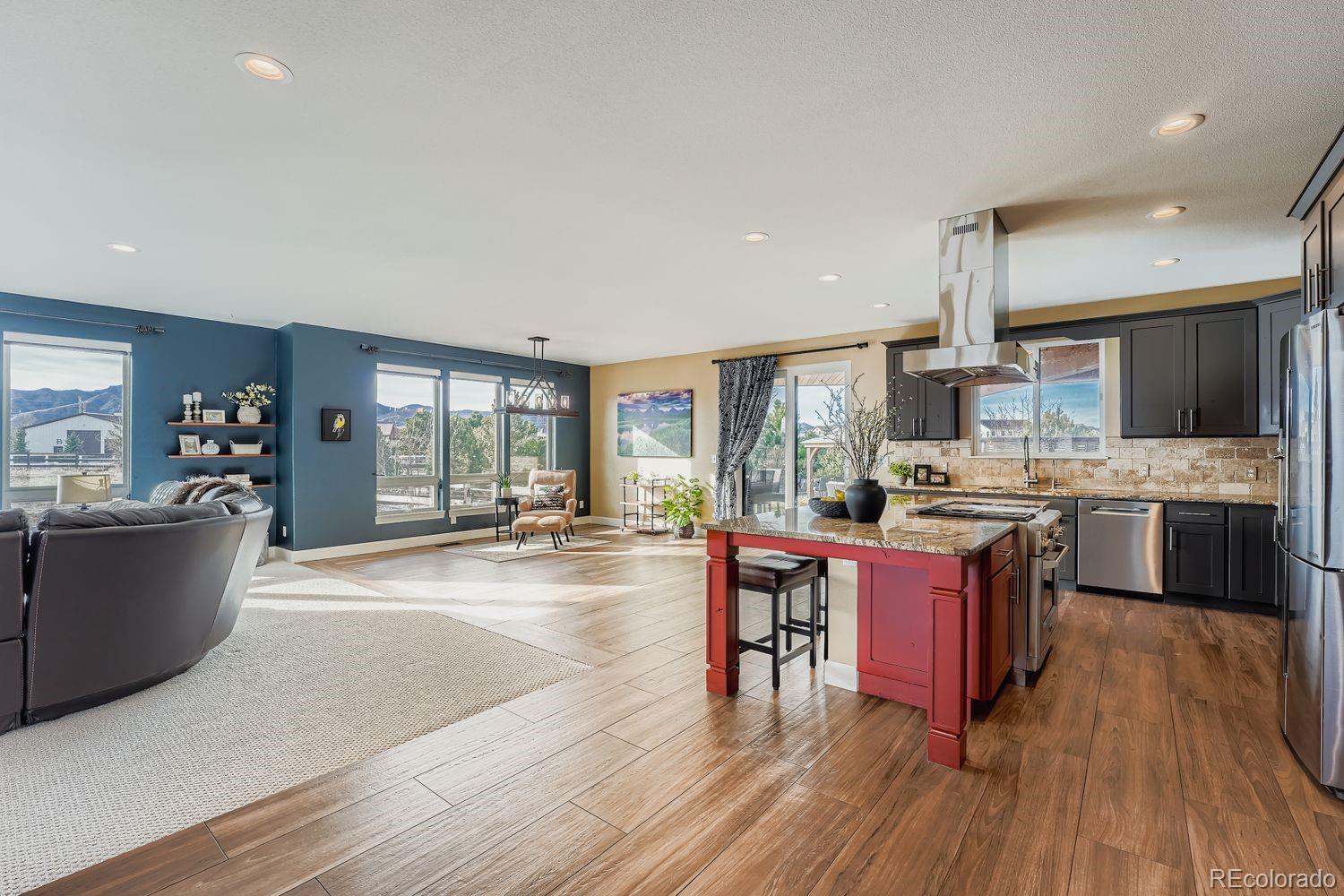 Littleton, Colorado, 80125, United States, 4 Bedrooms Bedrooms, ,5 BathroomsBathrooms,Residential,Active,2008311