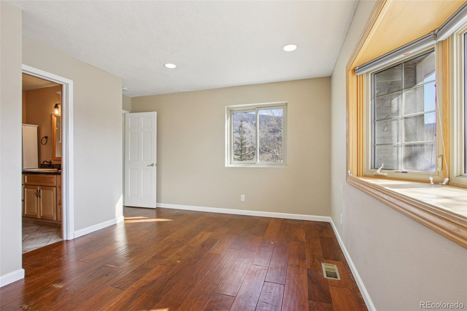 Silverthorne, Colorado, 80498, United States, 3 Bedrooms Bedrooms, ,2 BathroomsBathrooms,Residential,Active,1992542