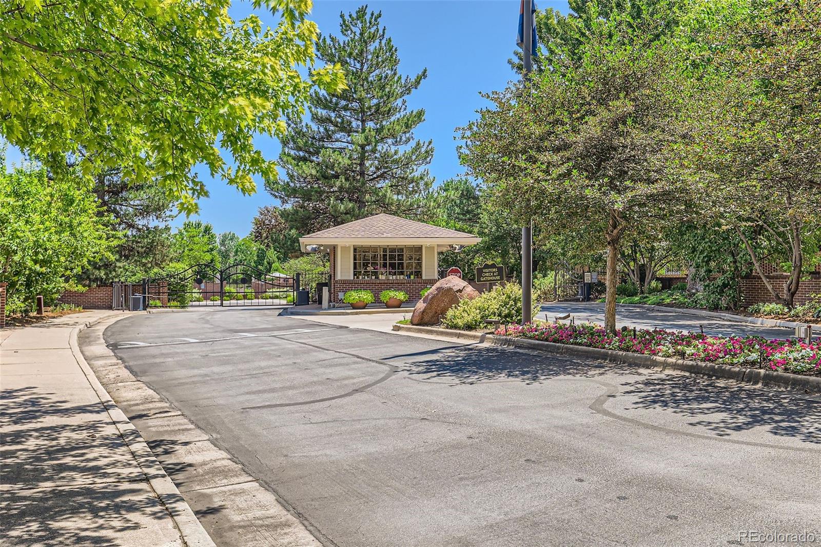 Denver, Colorado, 80210, United States, 4 Bedrooms Bedrooms, ,3 BathroomsBathrooms,Residential,Active,2017495