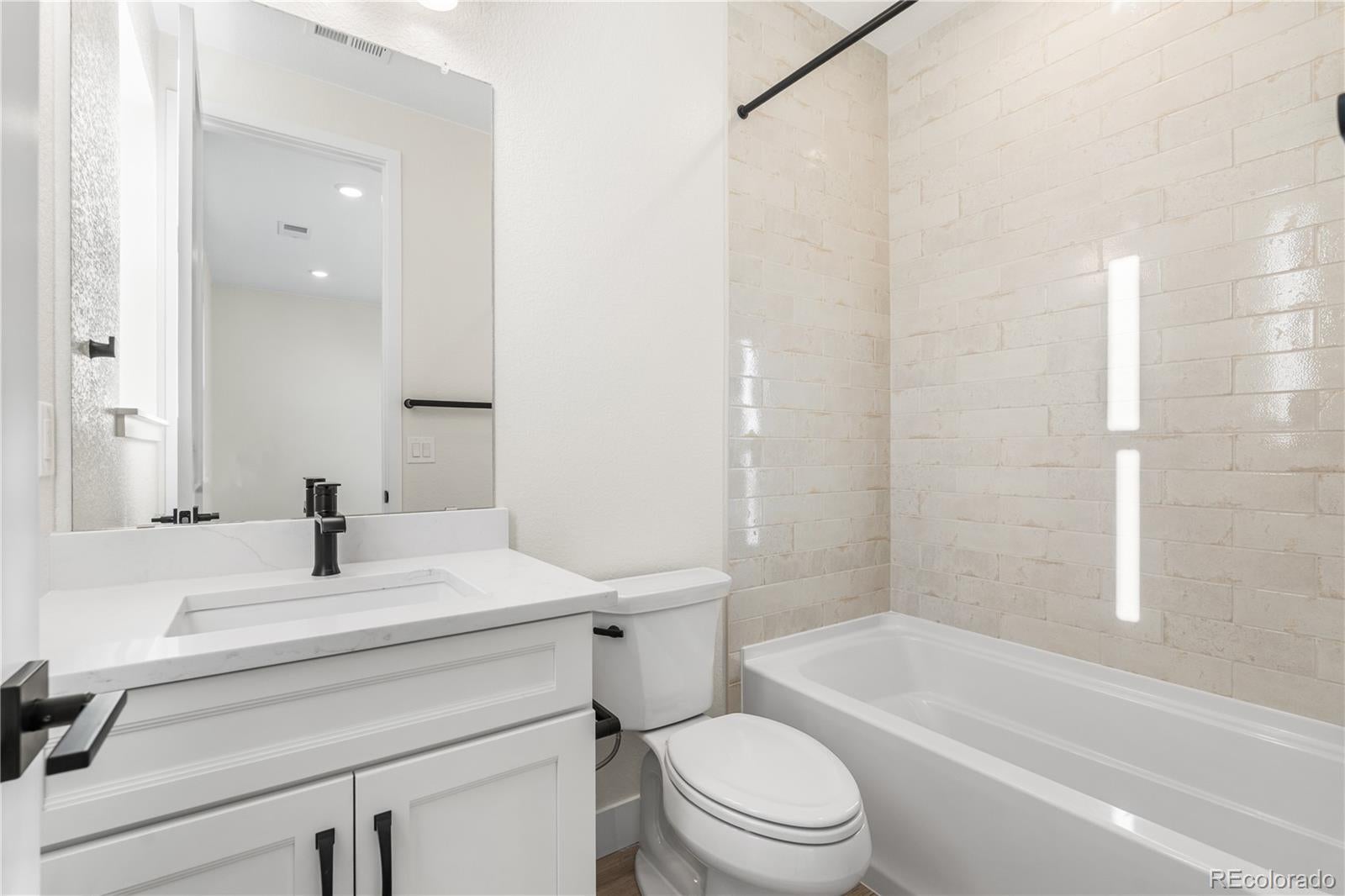 Lone Tree, Colorado, 80134, United States, 6 Bedrooms Bedrooms, ,7 BathroomsBathrooms,Residential,Active,1952989