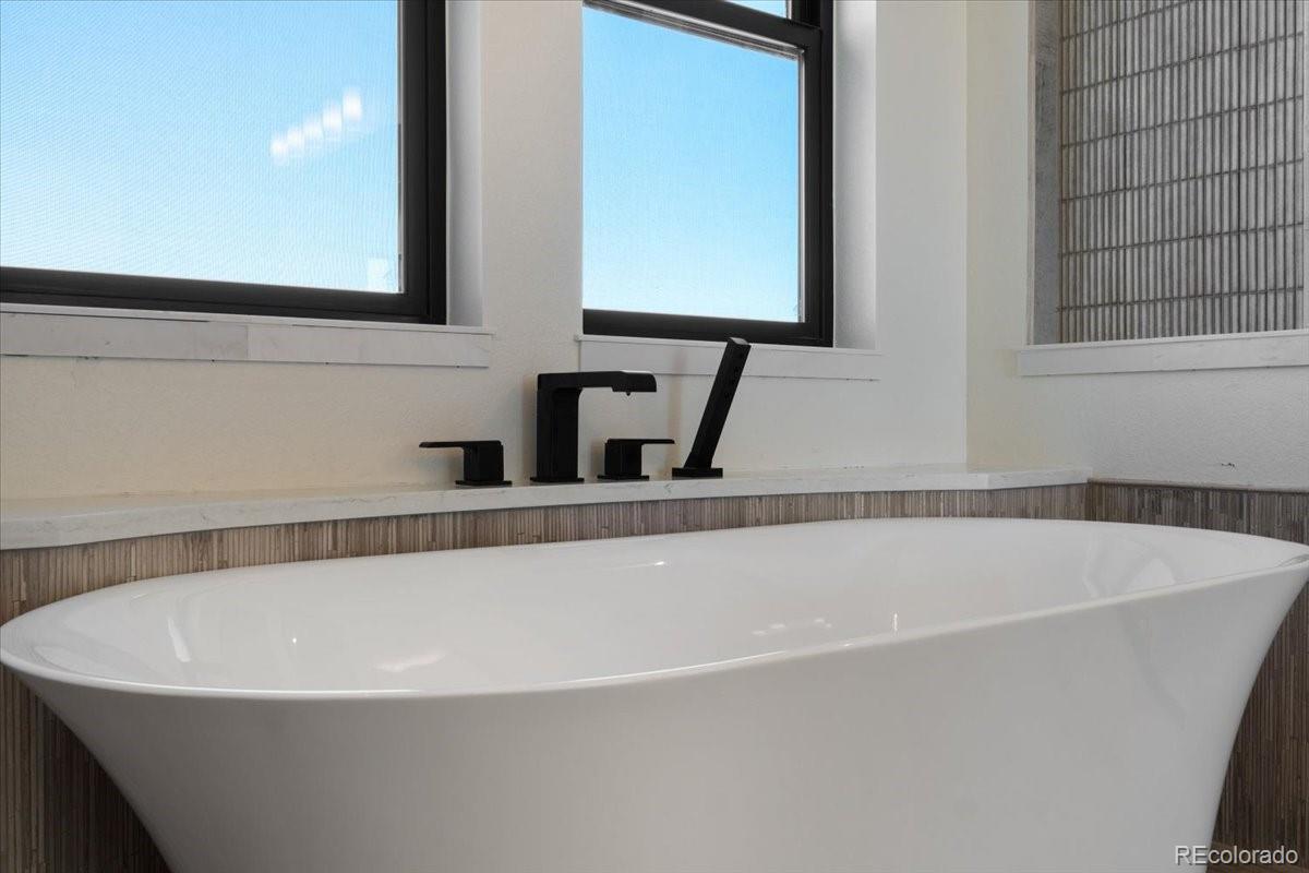 Parker, Colorado, 80138, United States, 4 Bedrooms Bedrooms, ,5 BathroomsBathrooms,Residential,Active,1968378