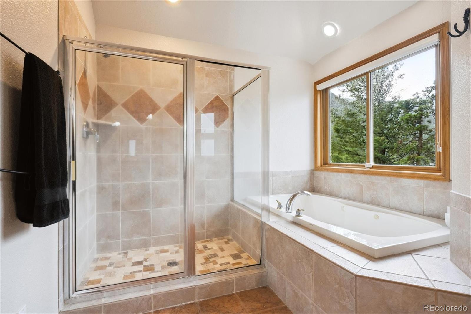 Evergreen, Colorado, 80439, United States, 4 Bedrooms Bedrooms, ,5 BathroomsBathrooms,Residential,Active,1899904
