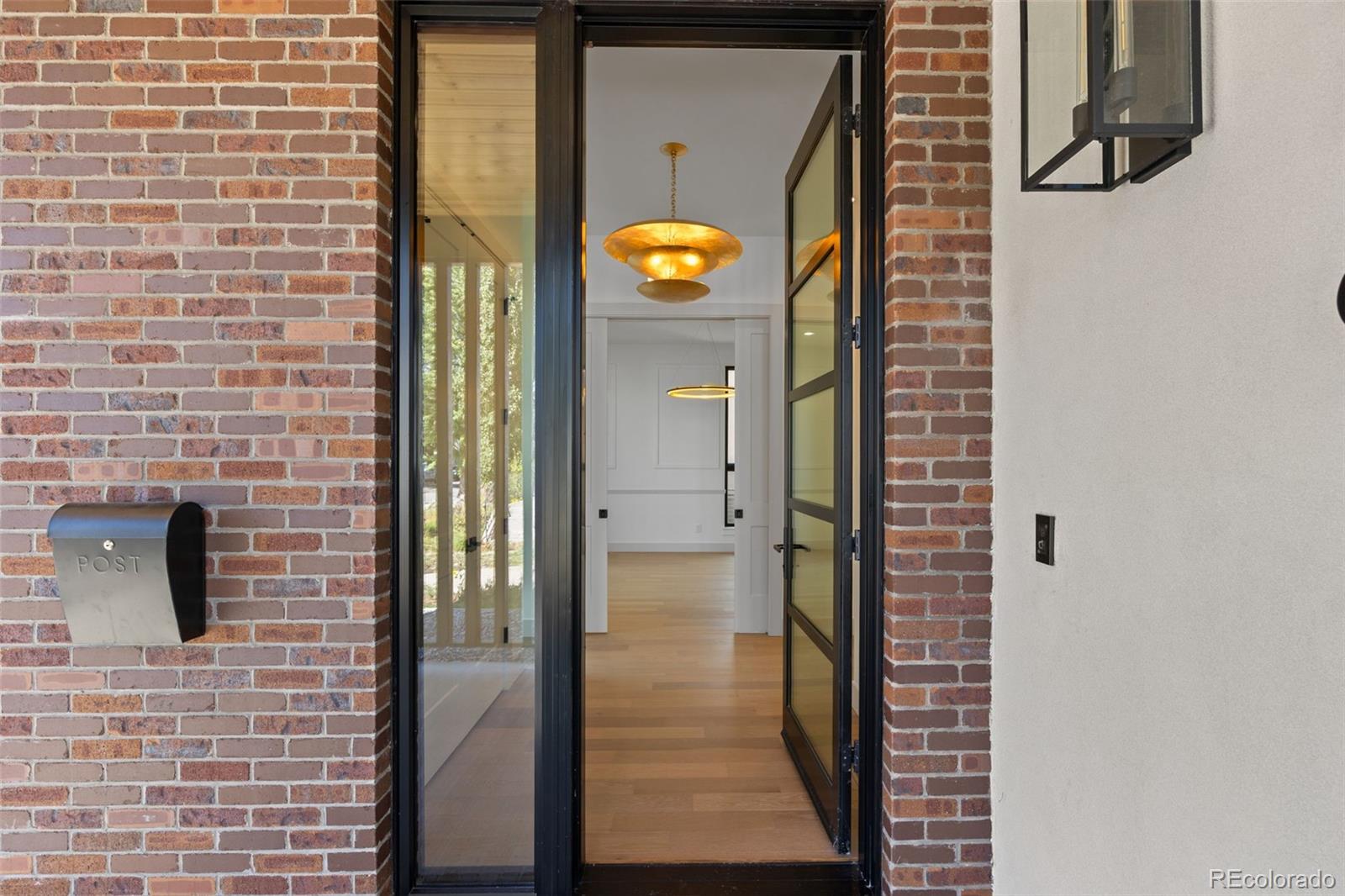 Denver, Colorado, 80210, United States, 7 Bedrooms Bedrooms, ,5 BathroomsBathrooms,Residential,Active,1953007
