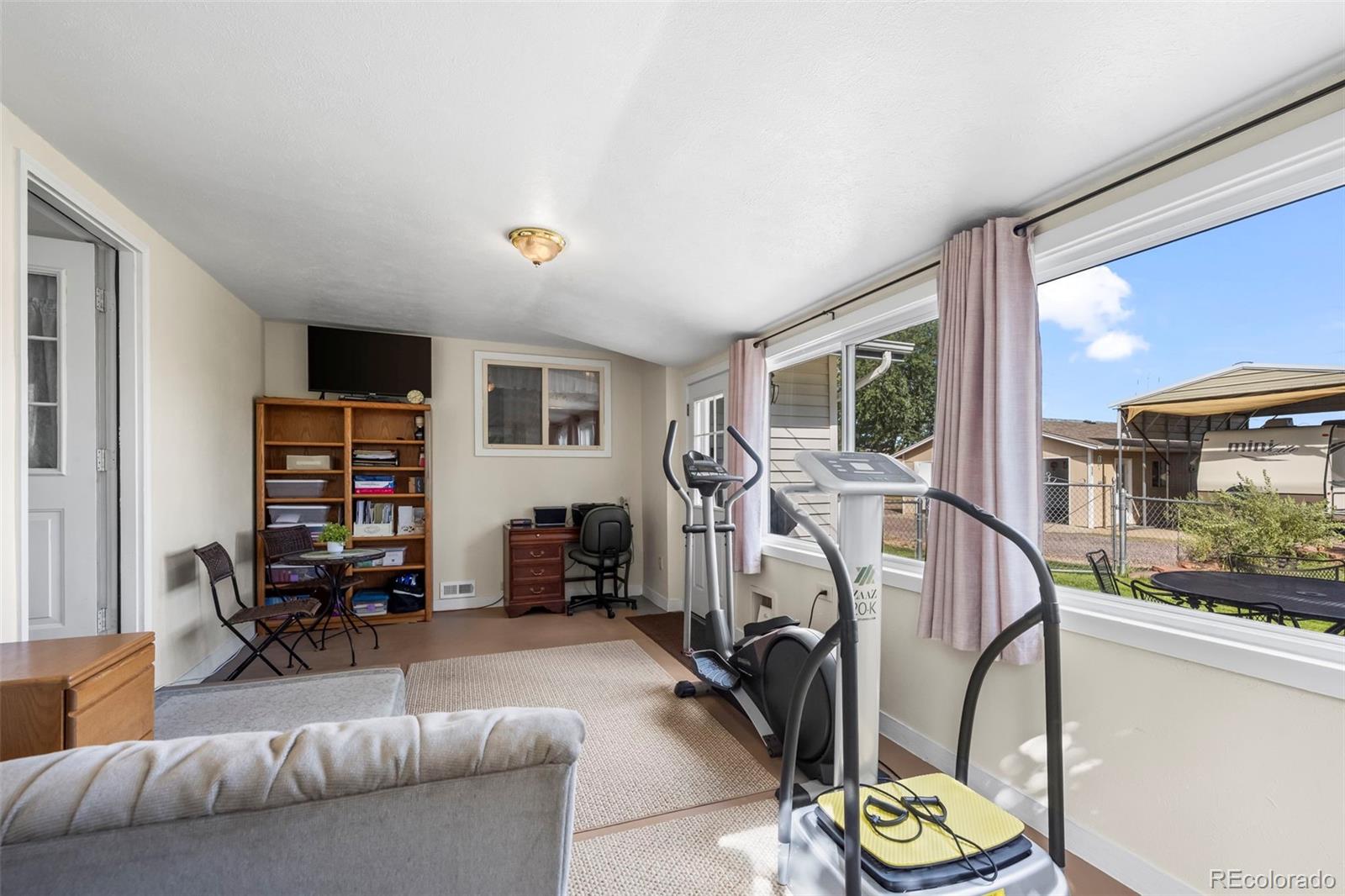 Boulder, Colorado, 80303, United States, 4 Bedrooms Bedrooms, ,3 BathroomsBathrooms,Residential,Active,1953379