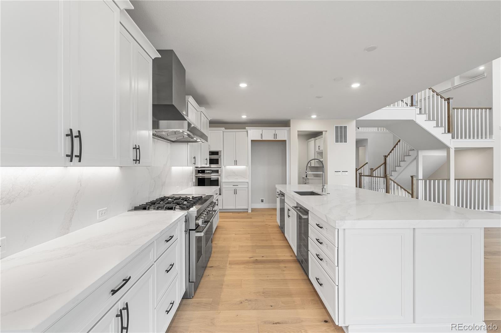 Castle Pines, Colorado, 80108, United States, 7 Bedrooms Bedrooms, ,8 BathroomsBathrooms,Residential,Active,1992239