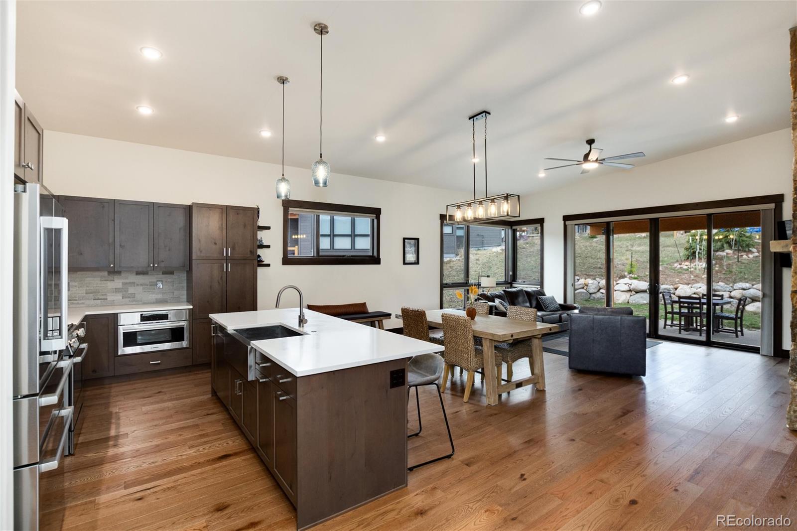 Silverthorne, Colorado, 80498, United States, 3 Bedrooms Bedrooms, ,3 BathroomsBathrooms,Residential,Active,1823934