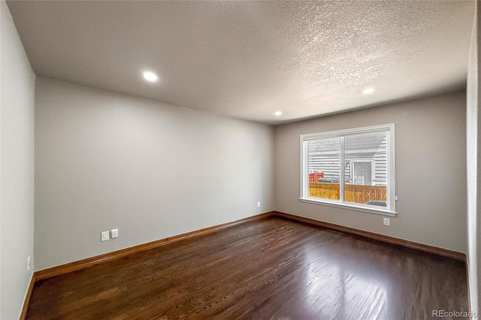 Longmont, Colorado, 80503, United States, 5 Bedrooms Bedrooms, ,5 BathroomsBathrooms,Residential,Active,2045763
