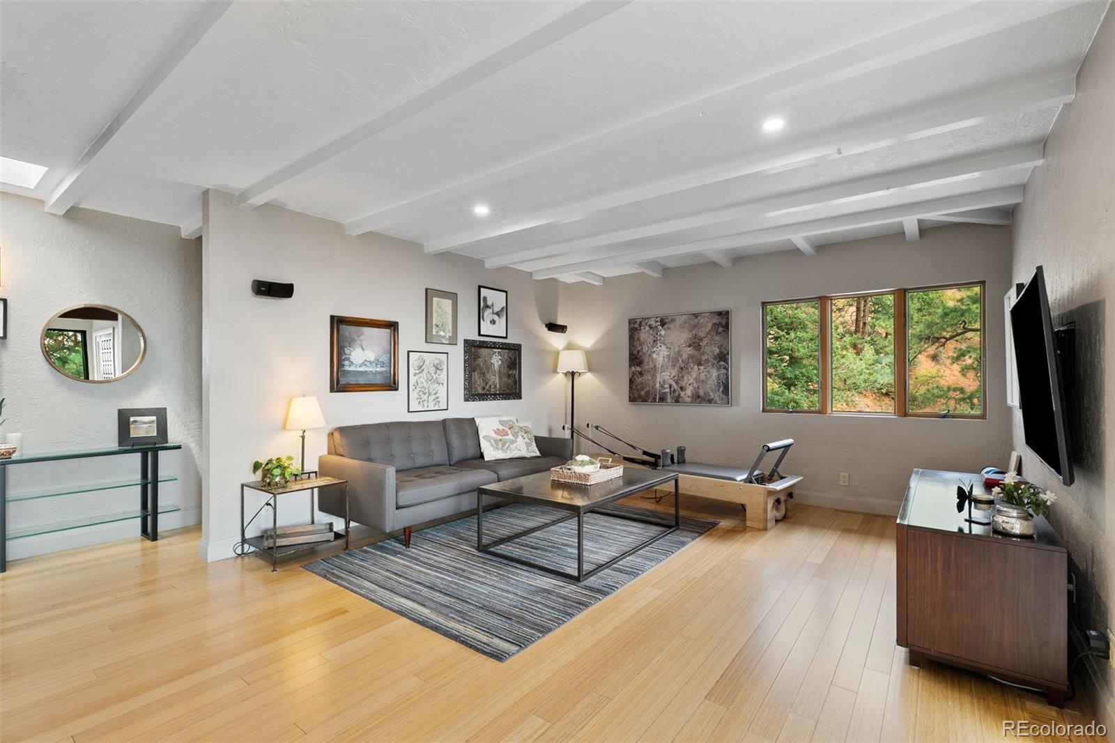 Colorado Springs, Colorado, 80906, United States, 4 Bedrooms Bedrooms, ,5 BathroomsBathrooms,Residential,Active,1936691