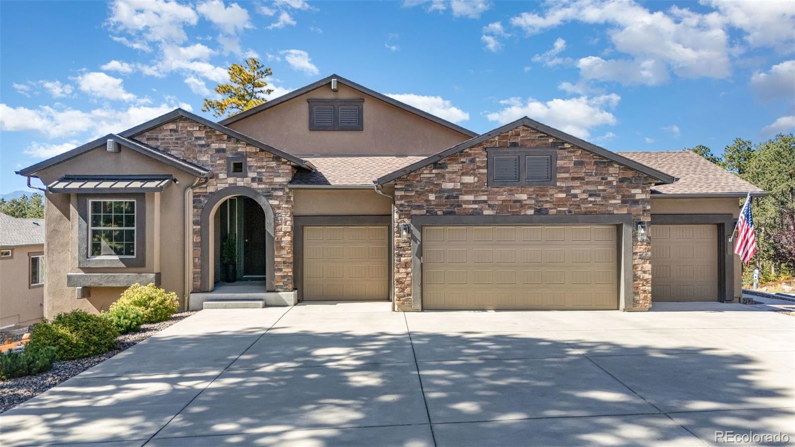 Monument, Colorado, 80132, United States, 5 Bedrooms Bedrooms, ,4 BathroomsBathrooms,Residential,Contingent,1992315