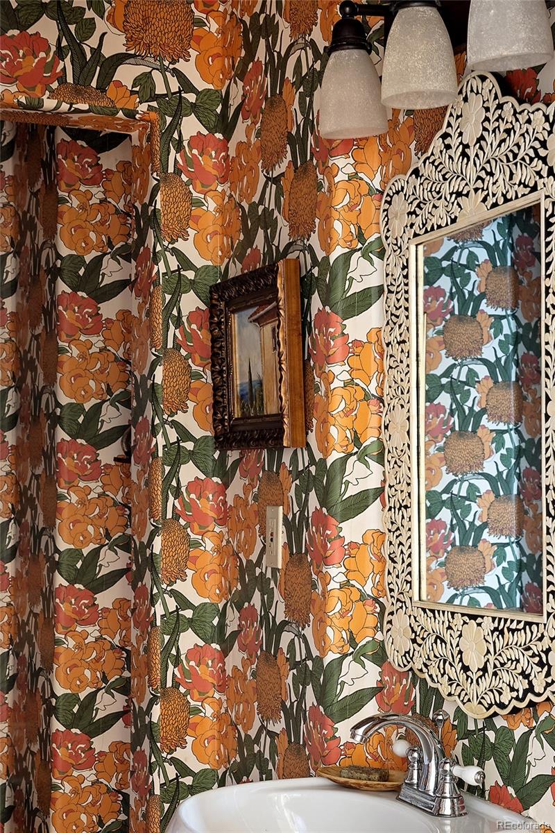 Denver, Colorado, 80220, United States, 5 Bedrooms Bedrooms, ,3 BathroomsBathrooms,Residential,Active,1973553